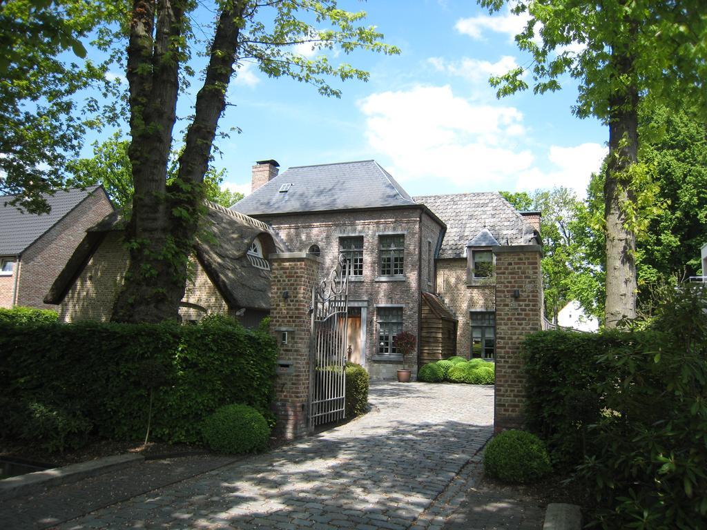 Under Oaks Hotel Westmalle Exterior photo