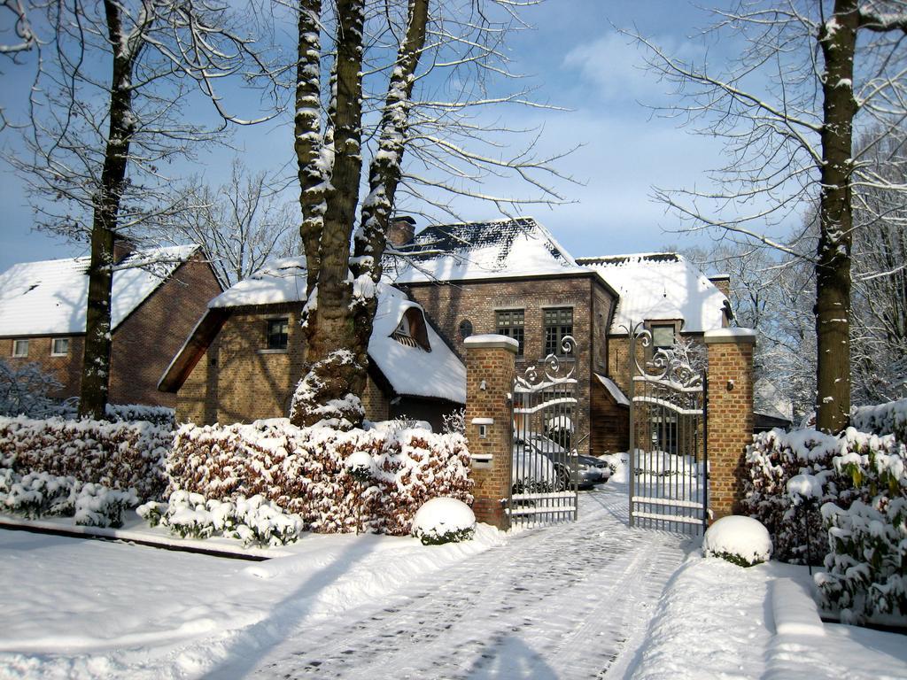 Under Oaks Hotel Westmalle Exterior photo